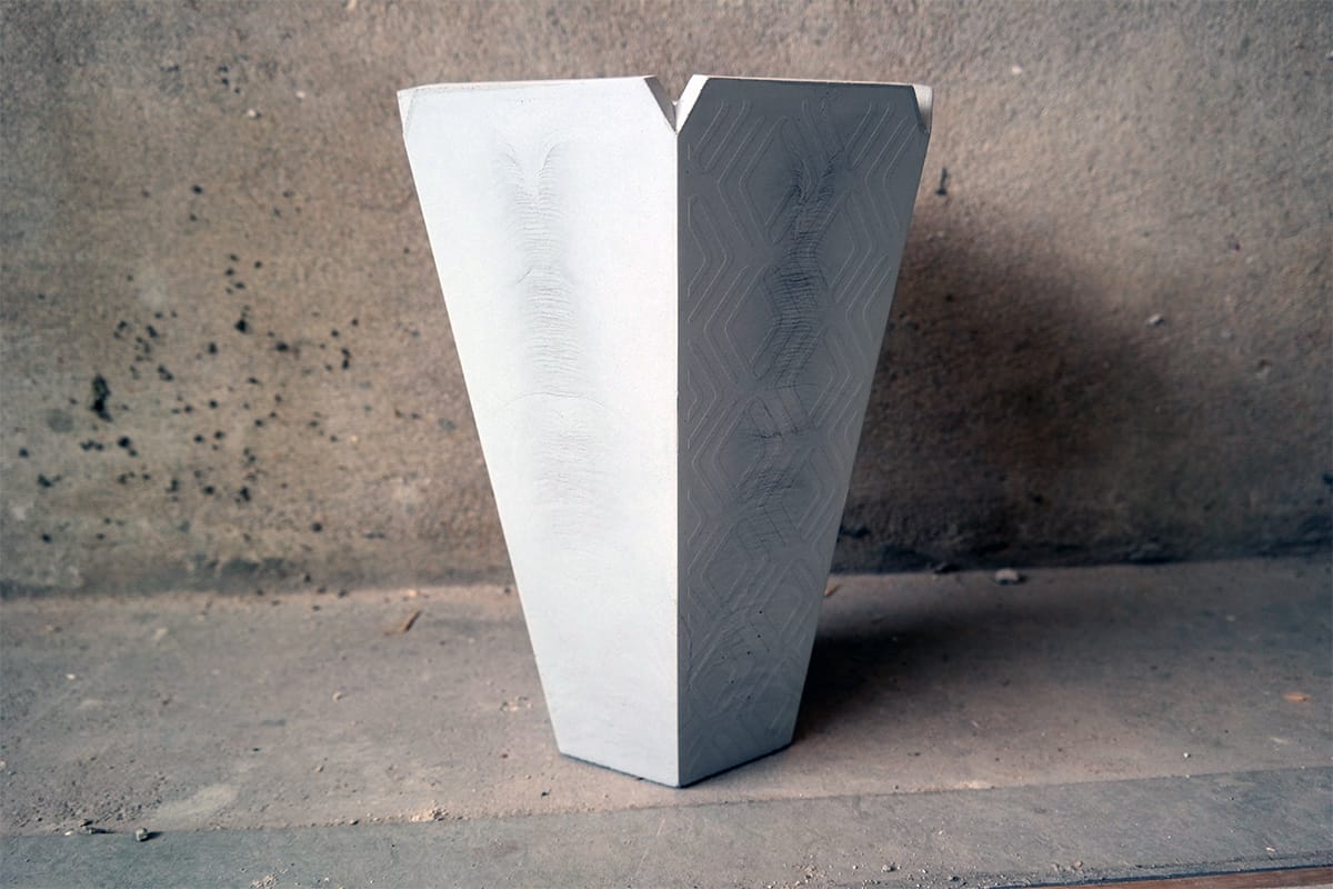 ALICE-concrete-vase-standing