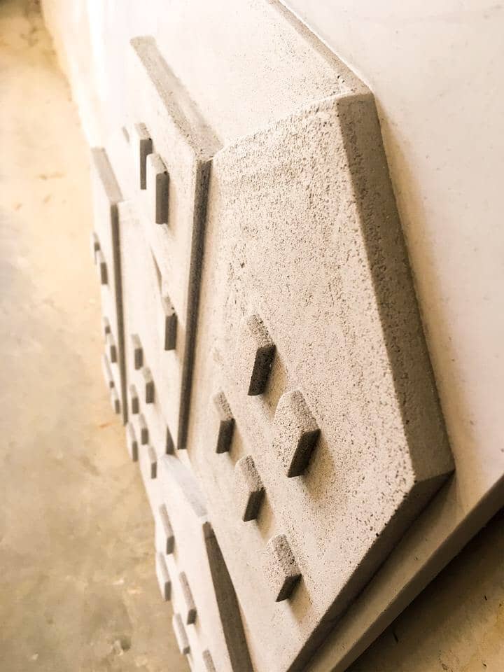 concrete-pane-grey-detail